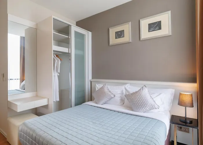 Estella Ekkamai Hotel 4*