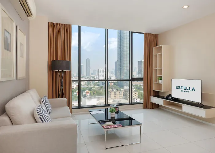 Hotel Estella Ekkamai 4*