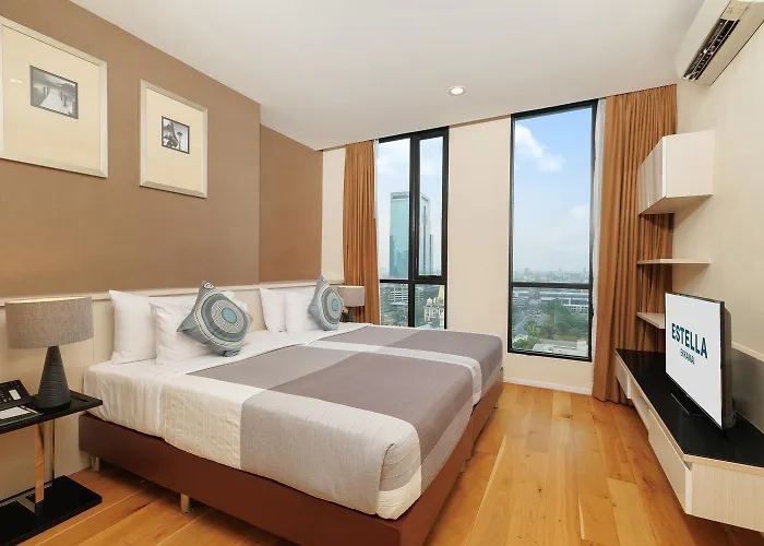 Estella Ekkamai Hotel 4*