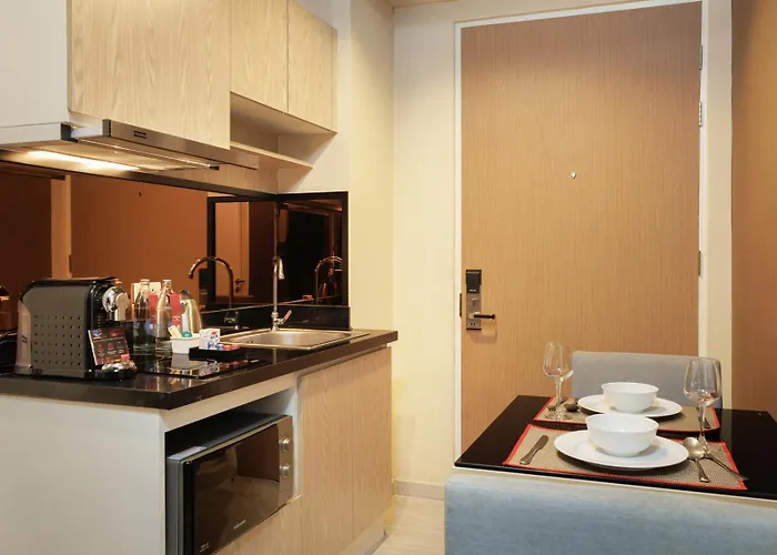 Estella Ekkamai Hotel 4*